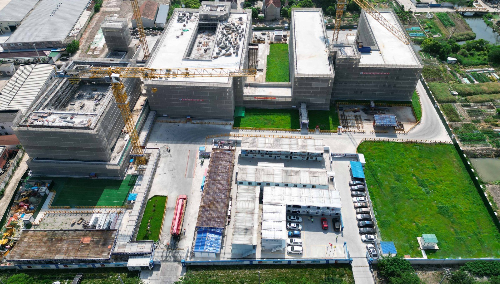 上海国际医学园区45-14地块小学新建工程项目部 (2).jpg